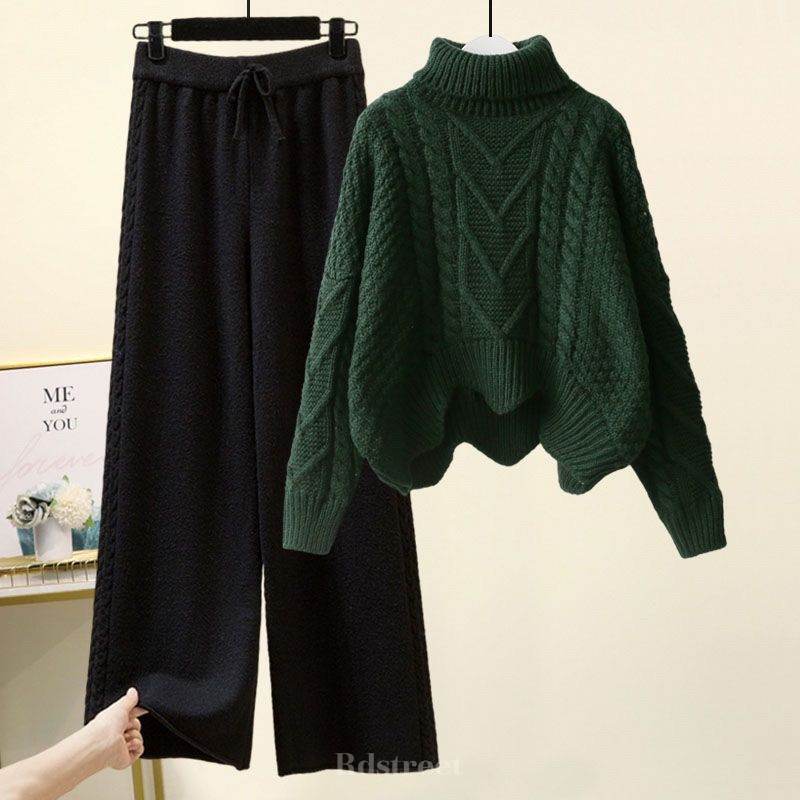 グリーン/セーター+ブラック/パンツ
