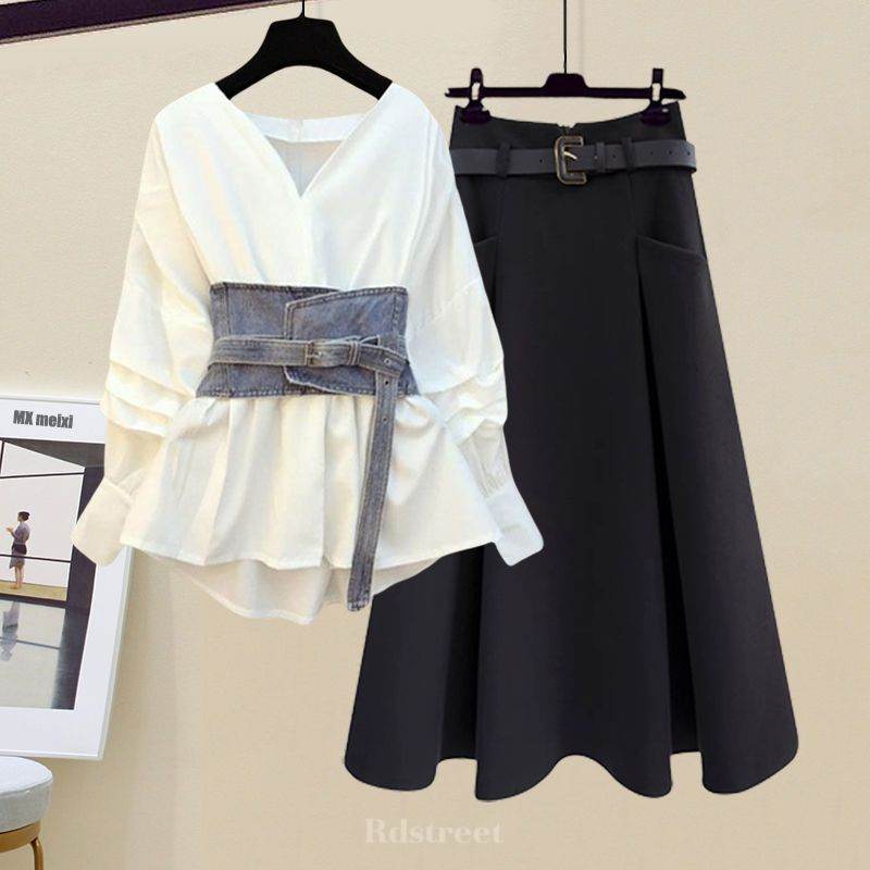 ホワイト/シャツ＋ ベルト付き＋ブラック/スカート